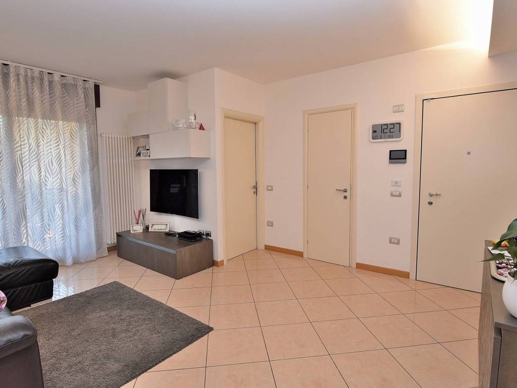 Appartamento a Verona in Via Montorio, 13 - Foto 2