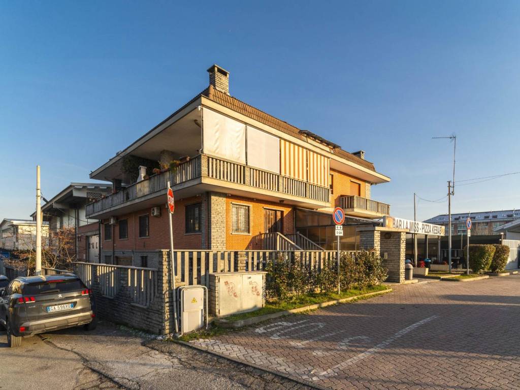 Villa a La loggia in strada Nizza, 8 - Foto 2