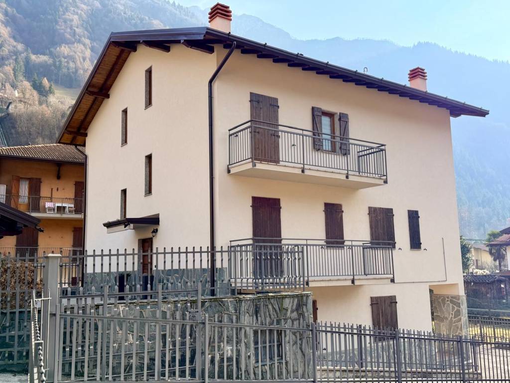 Villa a Ardesio in Via Giuseppe Frua, 3 - Foto 5