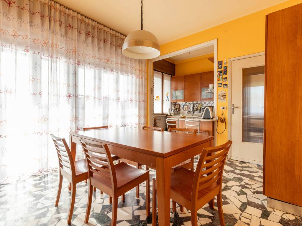 Villa a Cislago in Via Camillo Benso di Cavour, 662 - Foto 3