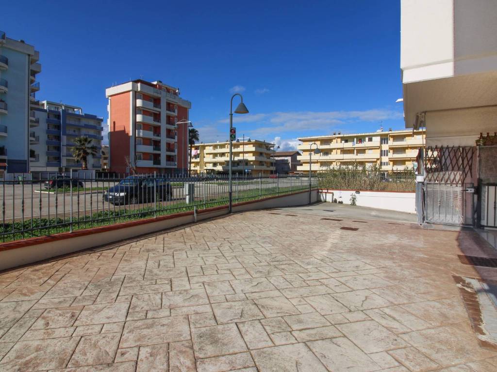 Box / garage a Alba adriatica in Via Ercole Falò, 9 - Foto 5