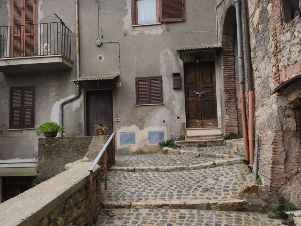 Appartamento a Tolfa in Via Roma - Foto 3