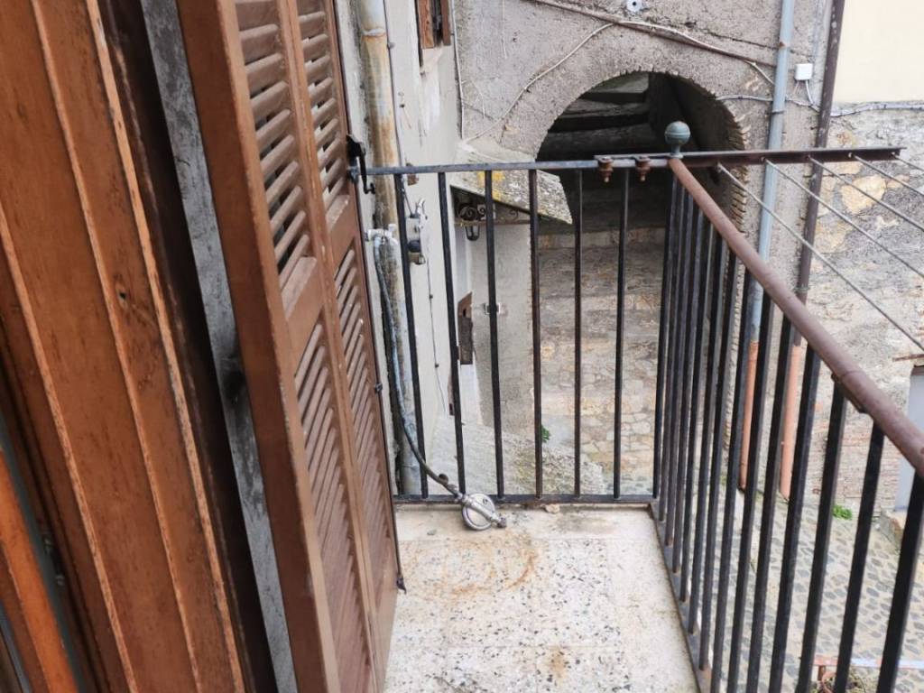 Appartamento a Tolfa in Via Roma - Foto 4