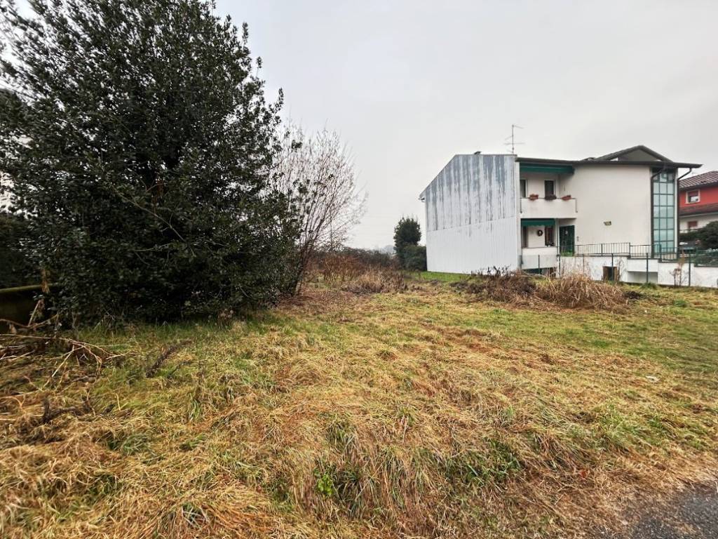 Terreno a Novedrate in Via Cortiva, 23 - Foto 2