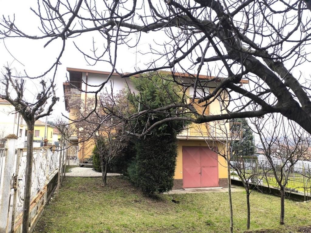 Villa a Cavaria con premezzo in Via Alcide De Gasperi, 442 - Foto 2