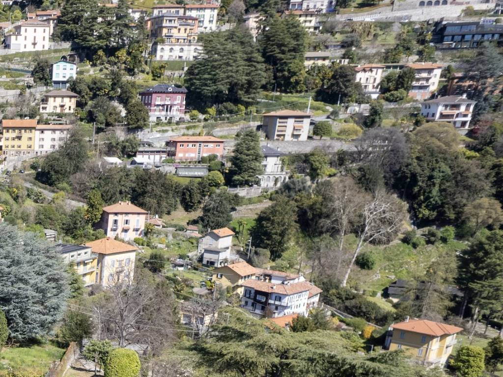 Villa a Cernobbio in Via della Libertà - Foto 2