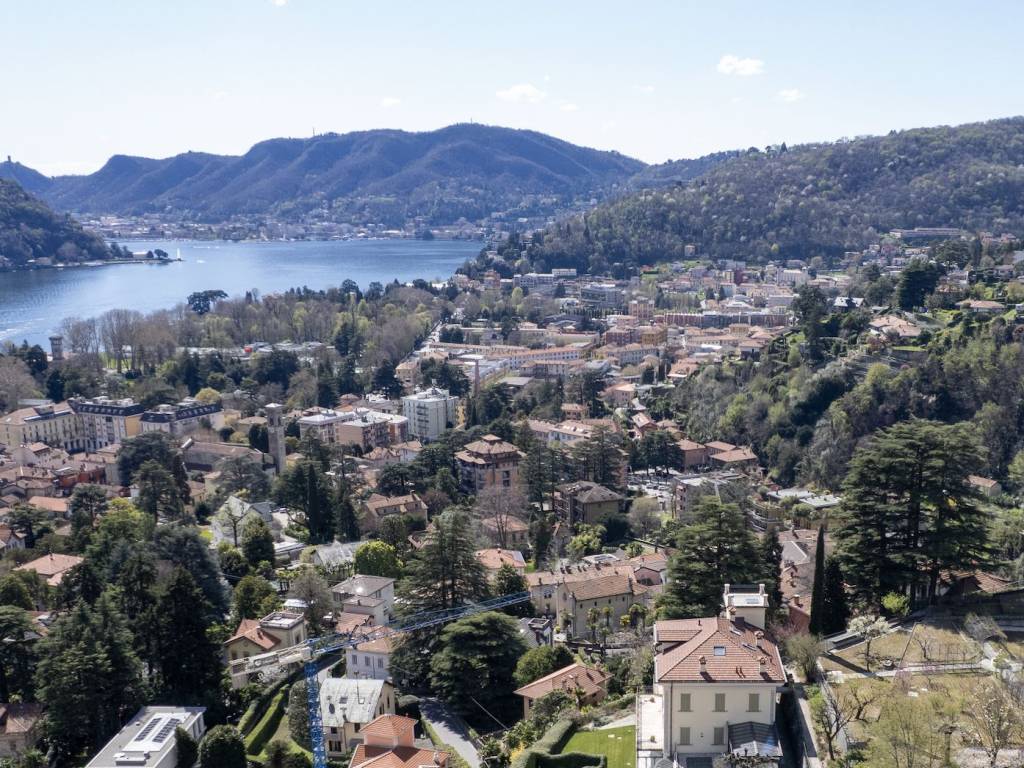 Villa a Cernobbio in Via della Libertà - Foto 3