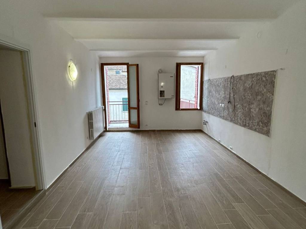 Appartamento a Mirandola in Via Curtatone - Foto 3