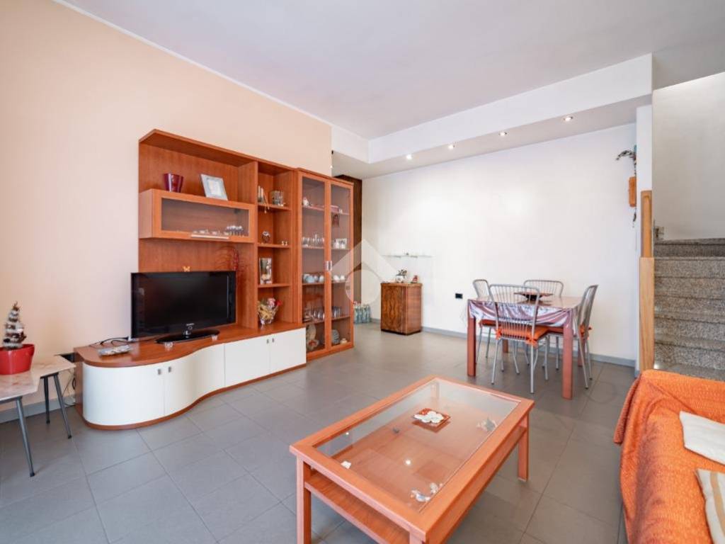 Villa a Paderno dugnano in Via Monte Sabotino, 110 - Foto 2