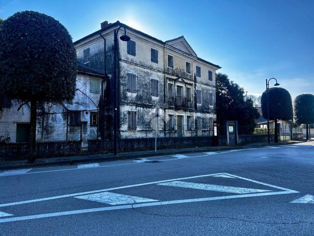Casa indipendente a Chions in Via Giovanni Battista Cossetti, 19 - Foto 4