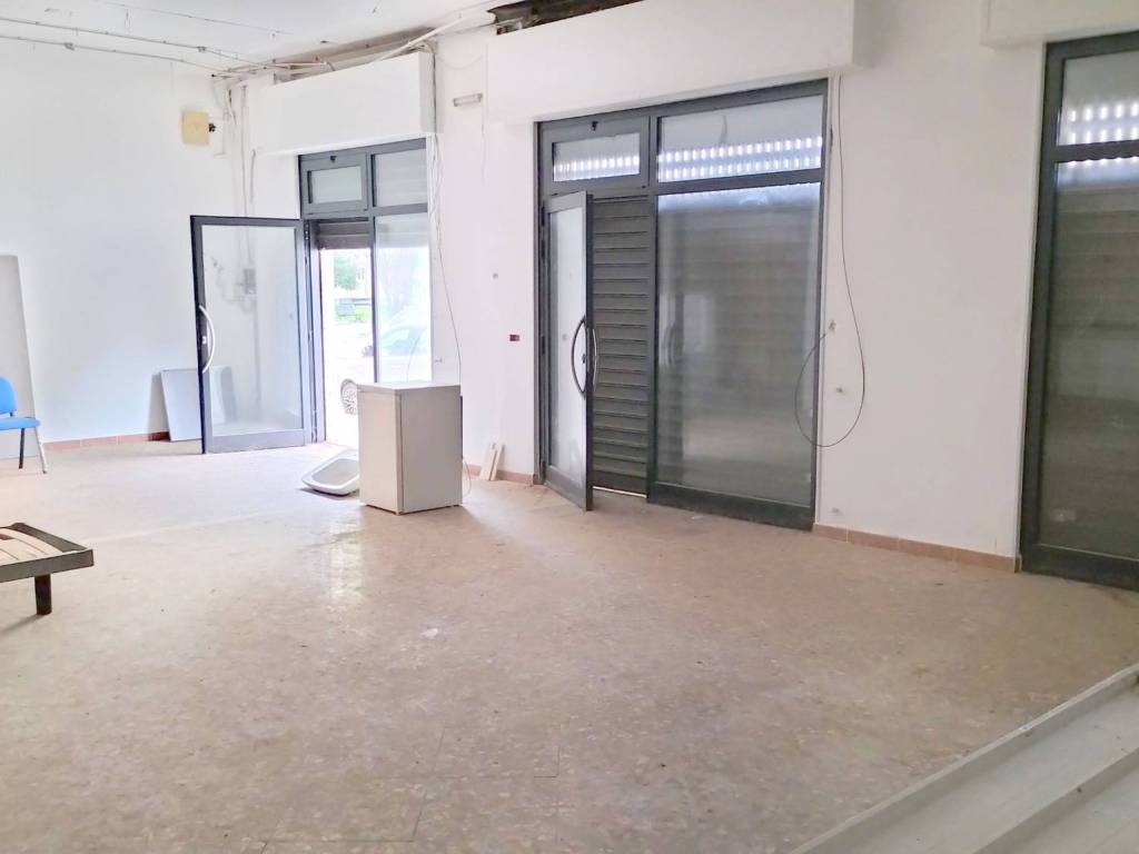 Immobile a Sannicandro di bari in Via Francesco Caiati - Foto 3
