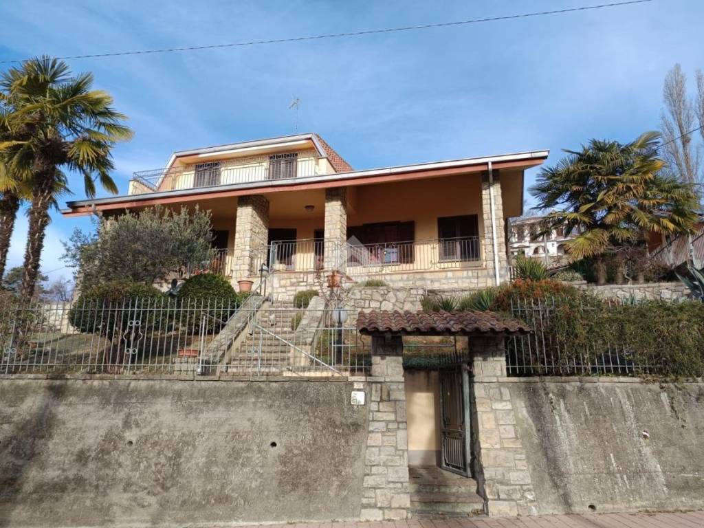 Villa a Montegrosso d'asti in Via Re Umberto, 72 - Foto 2