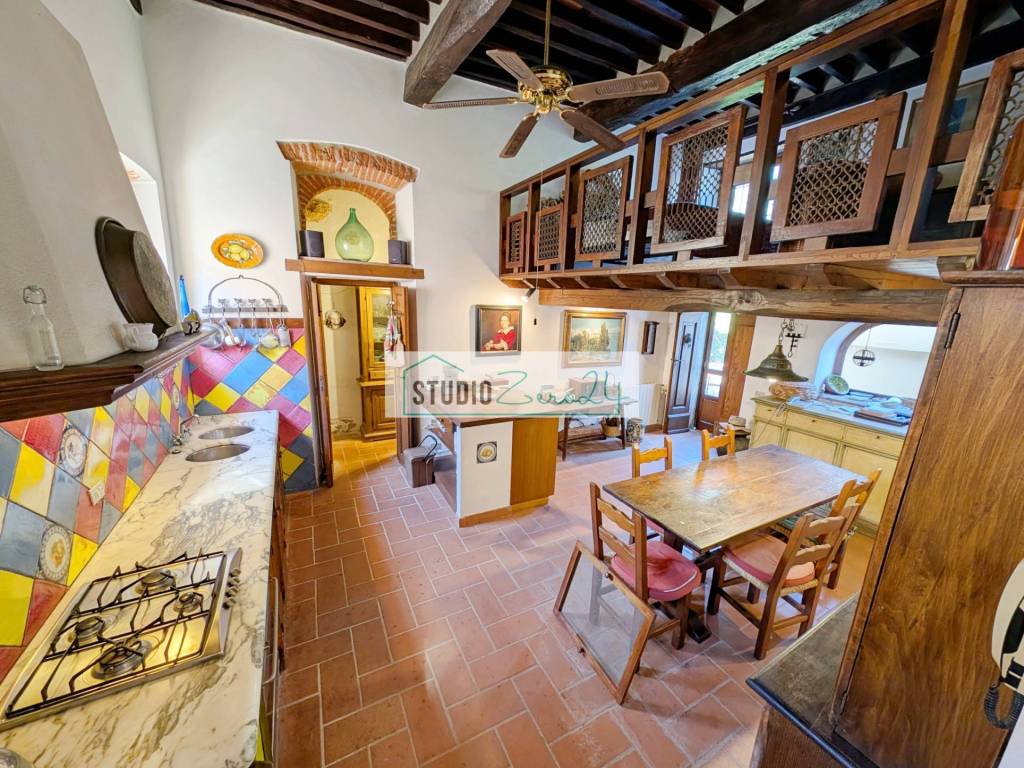 Villa a Pietrasanta in Via Valdicastello Carducci - Foto 4