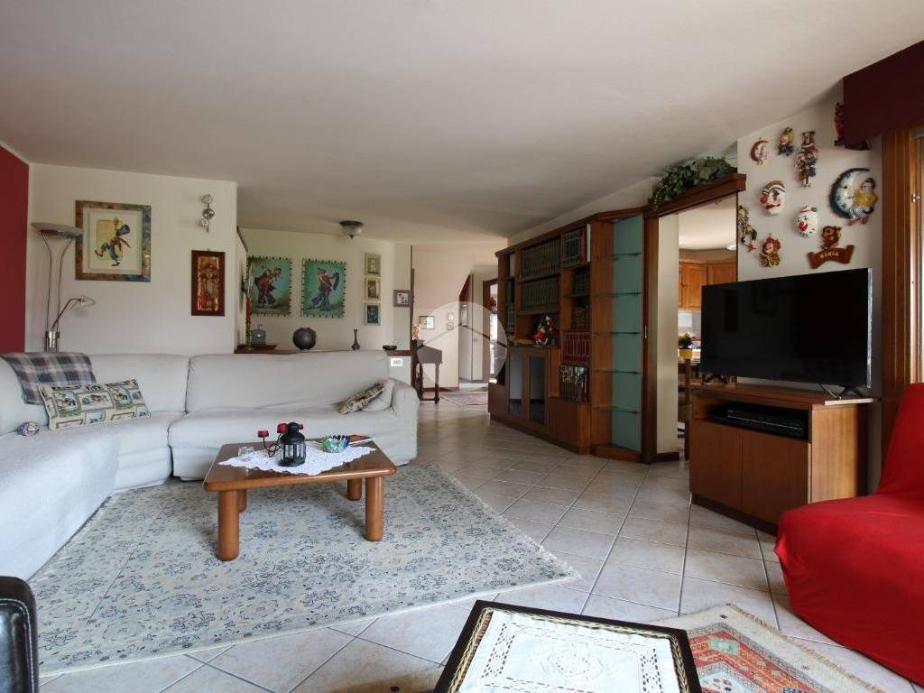 Villa a Romano di lombardia in Via XXV Aprile, 39 - Foto 4