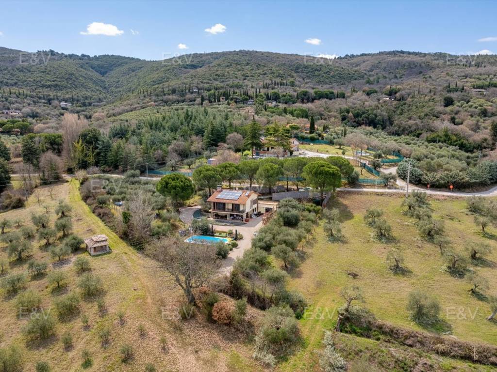 Villa a Passignano sul trasimeno in Vocabolo Pischiello - Foto 5