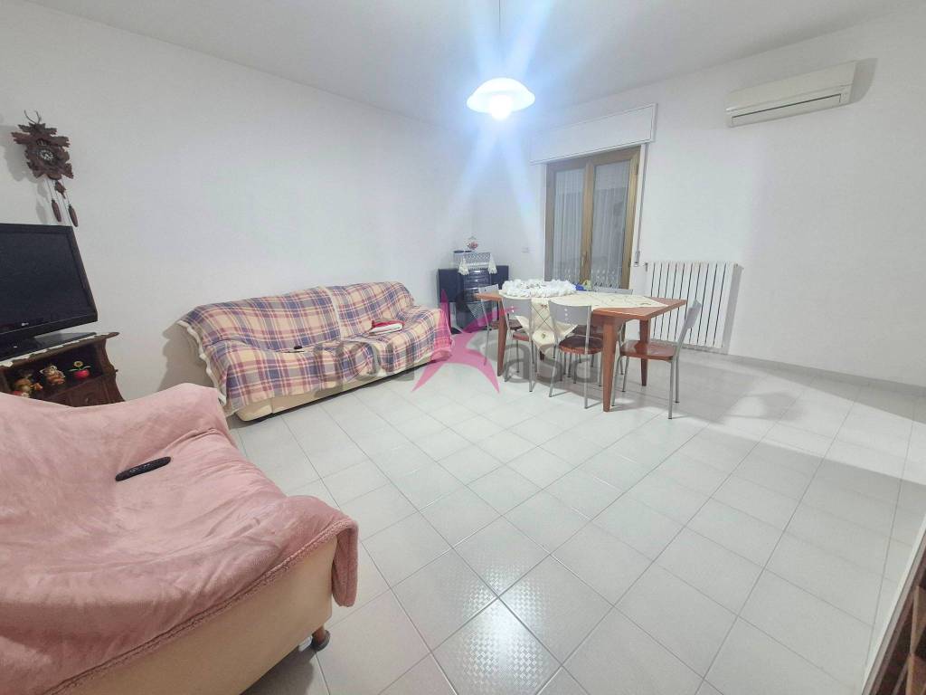 Appartamento a Mola di bari in Via Giovanni Falcone e Paolo Borsellino, 3 - Foto 5