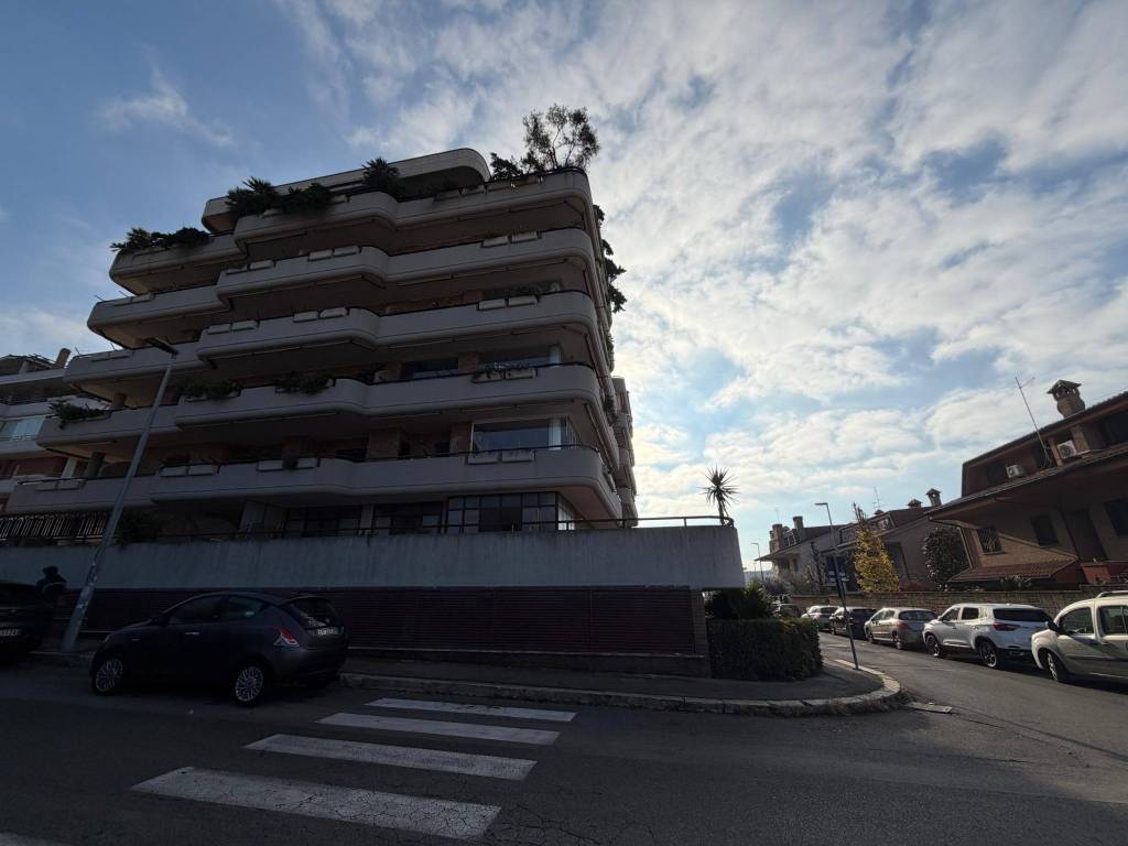 Appartamento a Pomezia in Via Tito Livio - Foto 3