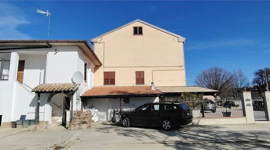 Villa a Camerata picena in Via San Giuseppe - Foto 2