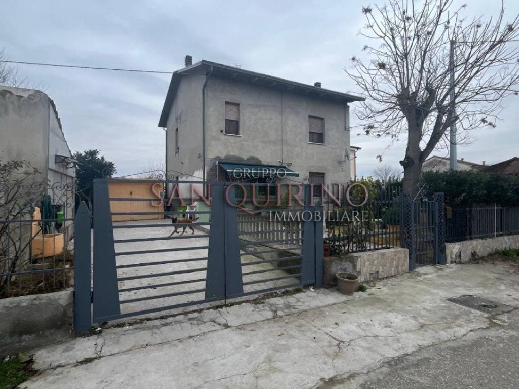 Villa a Mirandola in VIA VALLI, 130 - Foto 4