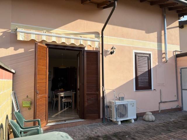 Villa a Mortara in Corso Porta Novara, 50 - Foto 3