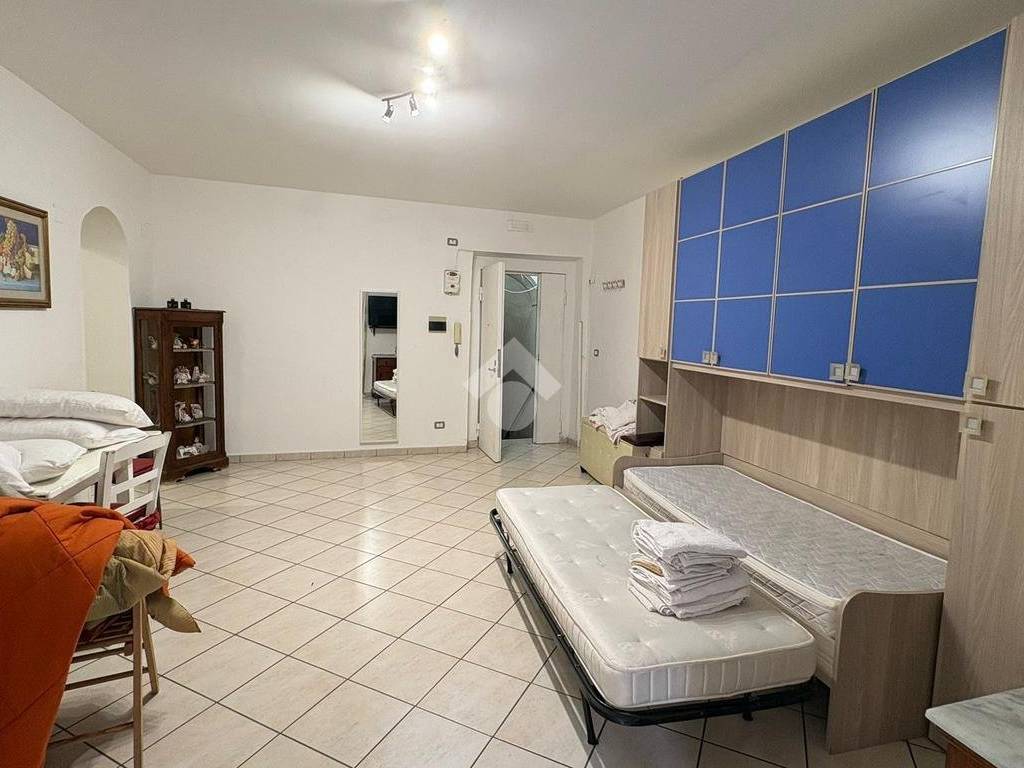 Appartamento a Castellammare di stabia in Via Giuseppe Bonito, 95 - Foto 2