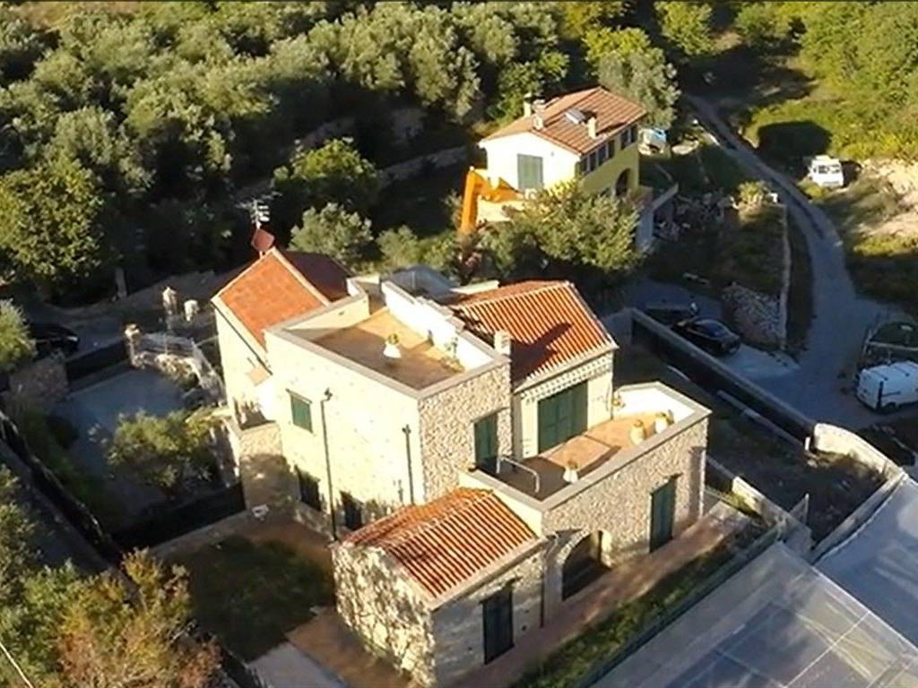Appartamento a Albenga in regione Ca di Campo, 7 - Foto 2