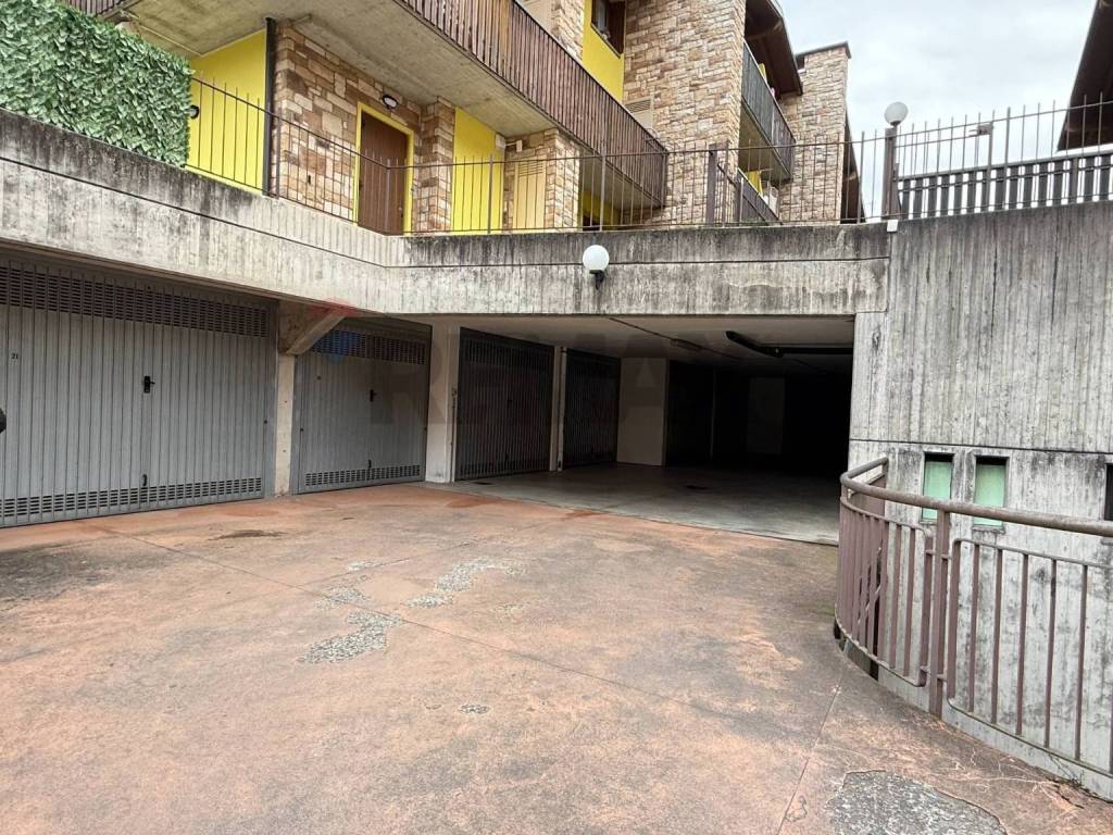 Box / garage a Endine gaiano in Via del Tonale e della Mendola - Foto 3