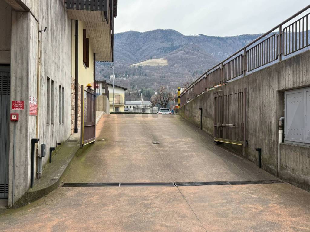 Box / garage a Endine gaiano in Via Del Tonale e della Mendola - Foto 2