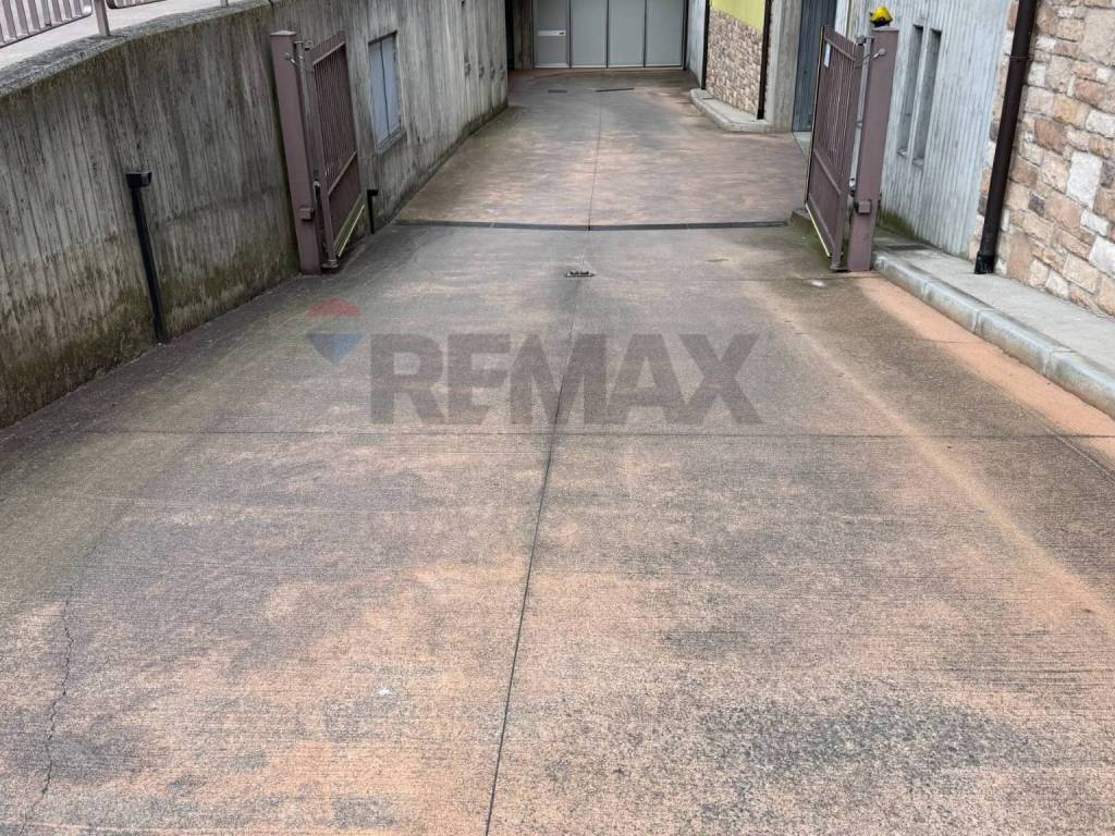 Box / garage a Endine gaiano in Via Del Tonale e della Mendola - Foto 5