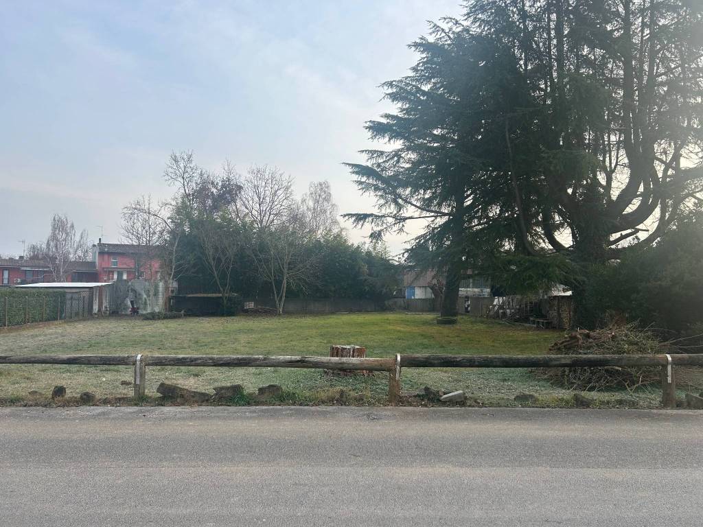 Terreno a Capriva del friuli in Via San Lorenzo - Foto 2