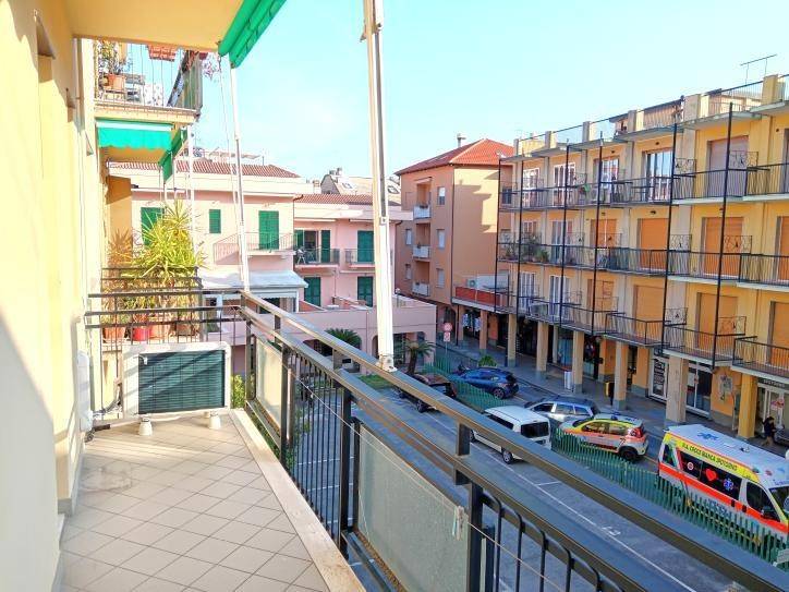 Appartamento a Spotorno in Via Venezia - Foto 3