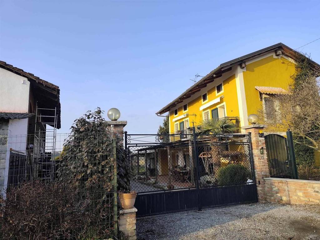 Casa indipendente a Cavaglià in Cascina Montelago Piccolo, 76 - Foto 2