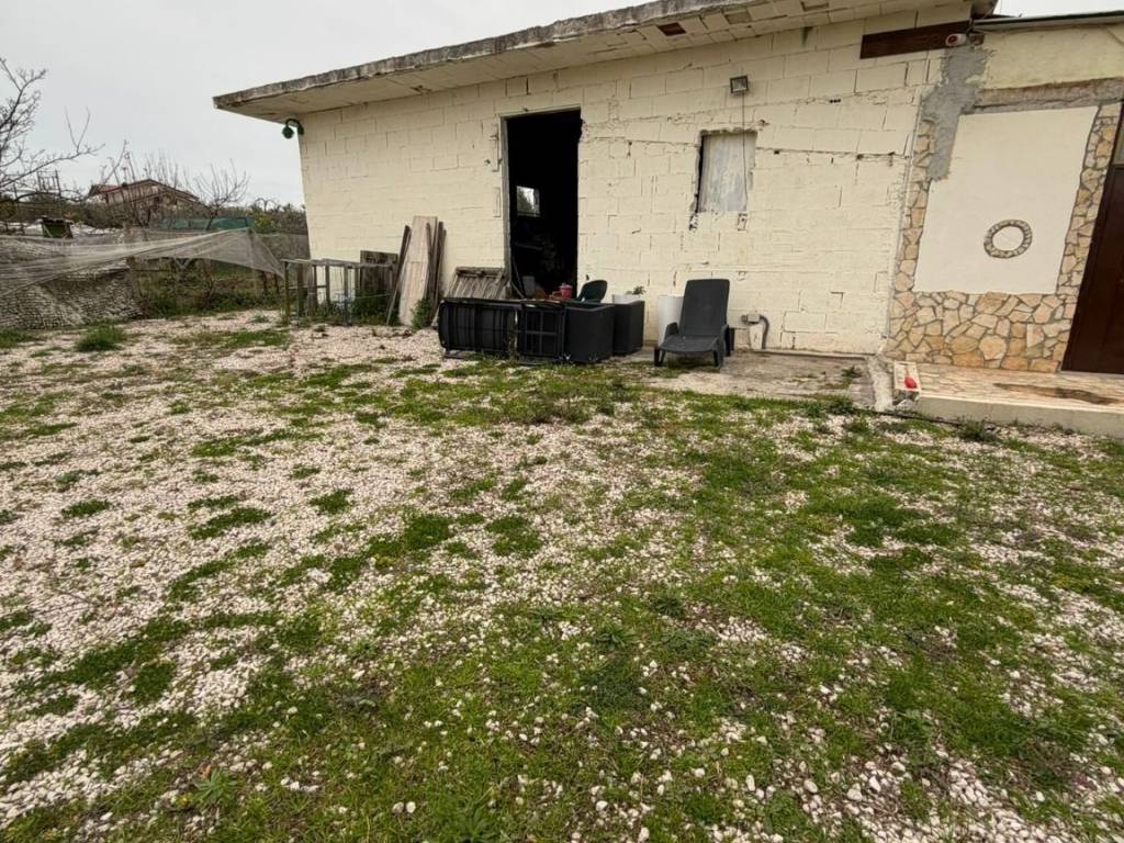 Villa a Cisterna di latina in Via Francesco Petrarca - Foto 2