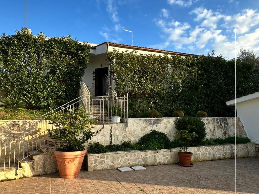 Villa a Leporano in Viale Saturo, 407 - Foto 2