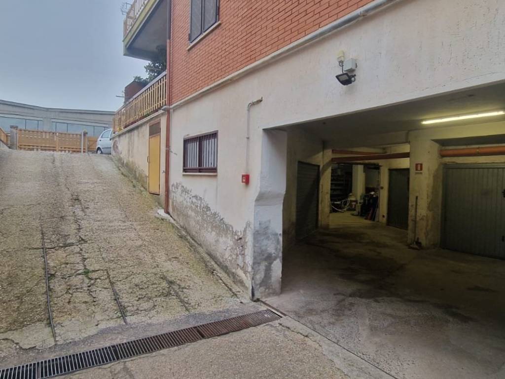Box / garage a Albano laziale in Via Lazio - Foto 3