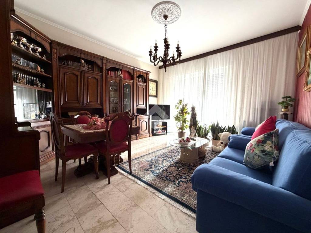 Appartamento a Bareggio in Via Alessandro Manzoni, 31 - Foto 2