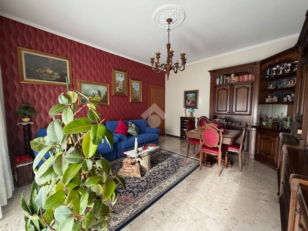 Appartamento a Bareggio in Via Alessandro Manzoni, 31 - Foto 4