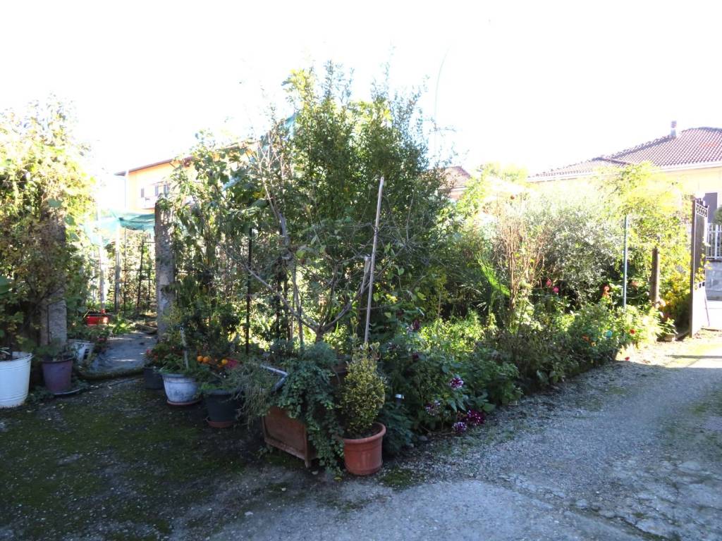 Casa indipendente a Romentino in Via Camillo Benso Conte di Cavour - Foto 5