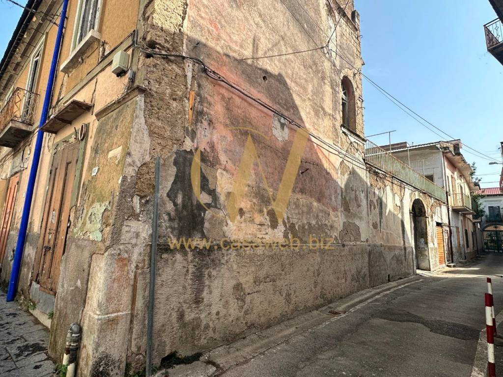 Palazzo / stabile a Marcianise in Via Crescenzo Grillo, 113 - Foto 2