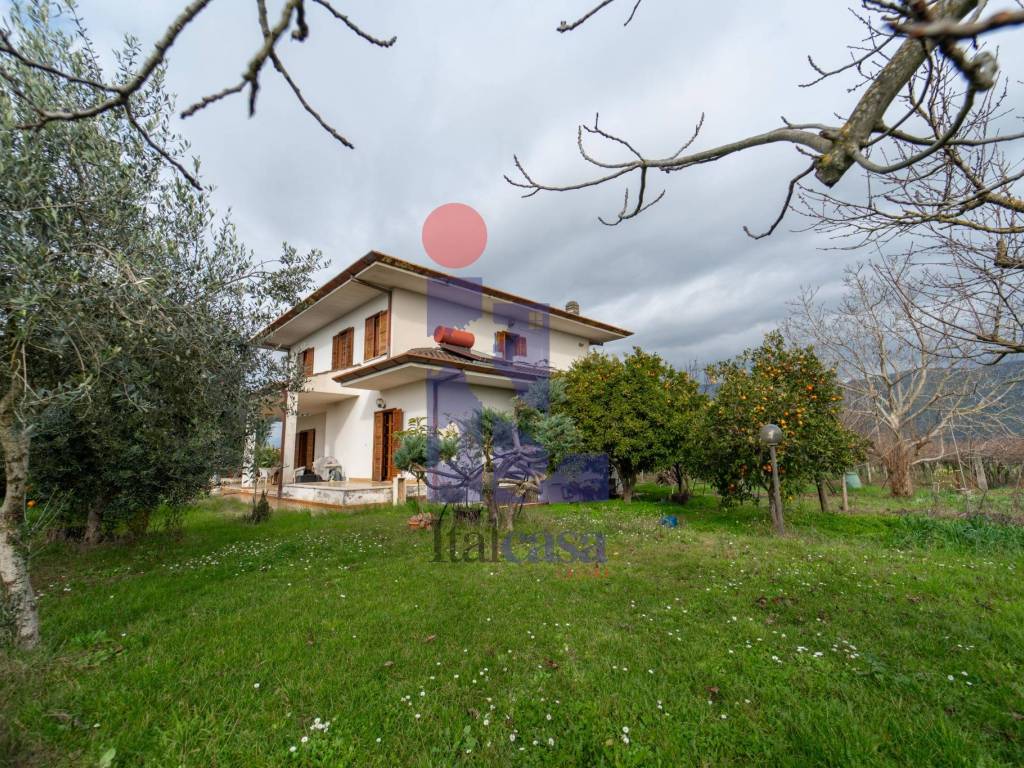 Villa a Sermoneta in Via Lunetto - Foto 2