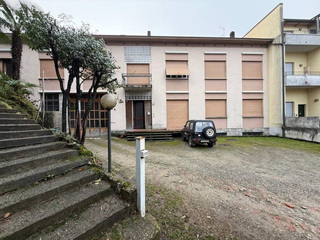 Casa indipendente a Cantù in Via Carlo Cattaneo, 18 - Foto 2