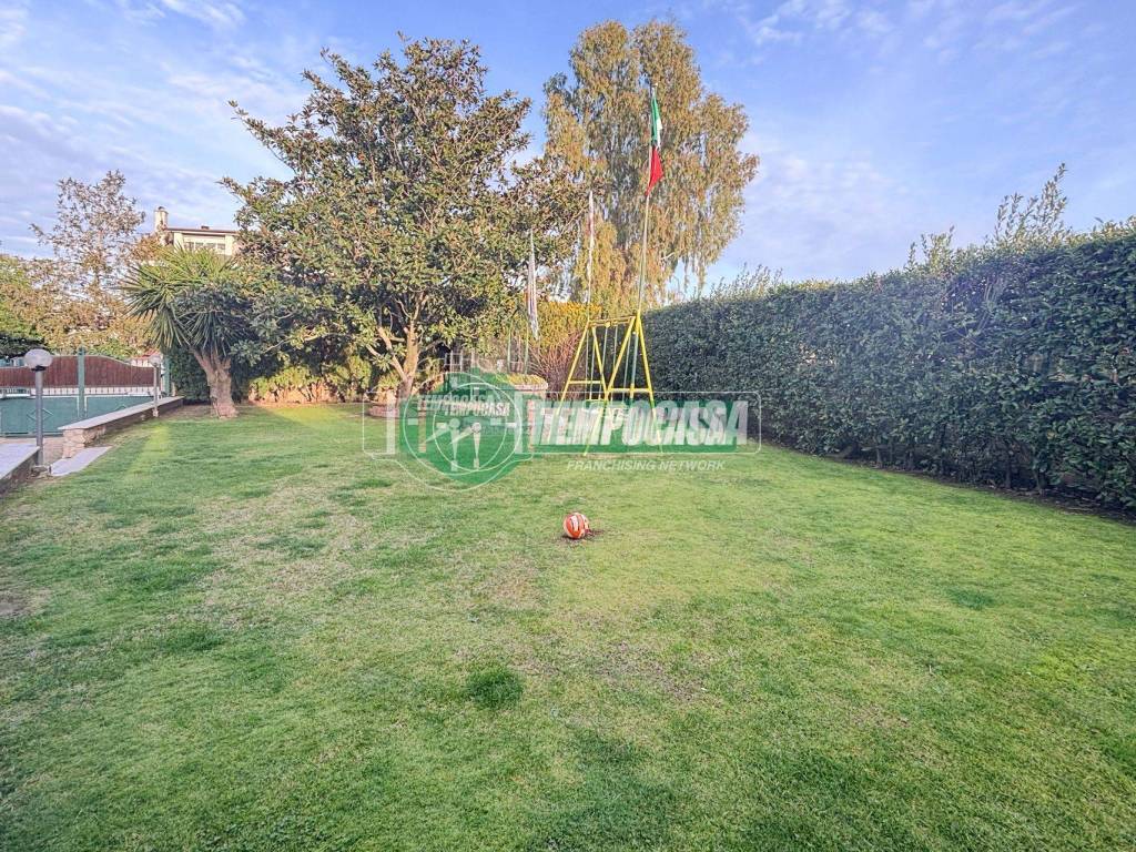 Villa a Anguillara sabazia in Via Pietro Nenni - Foto 3