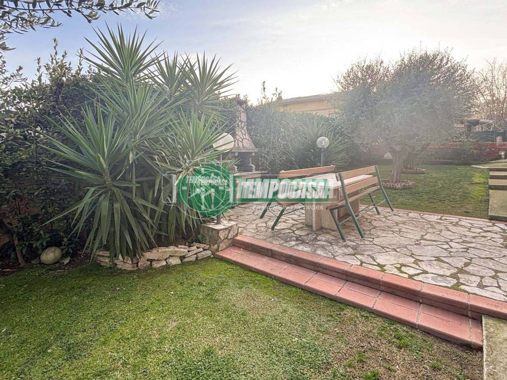 Villa a Anguillara sabazia in Via Pietro Nenni - Foto 4