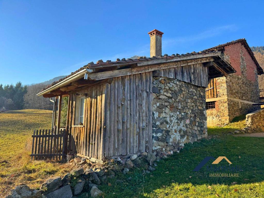 Casa indipendente a Valdilana in Frazione Piane - Foto 2