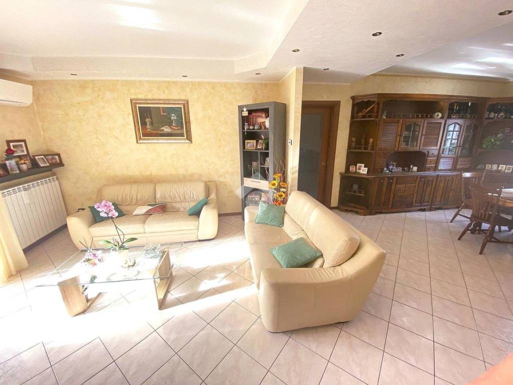 Appartamento a Samarate in Via S. Giovanni Bosco, 53 - Foto 3