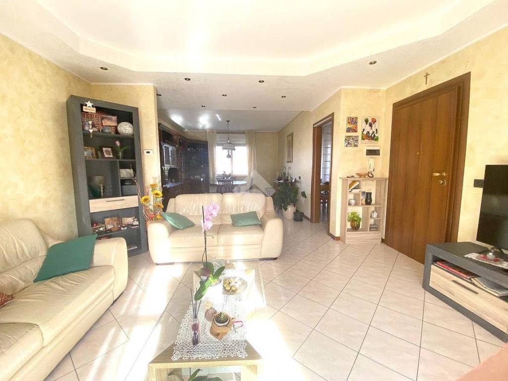 Appartamento a Samarate in Via S. Giovanni Bosco, 53 - Foto 5