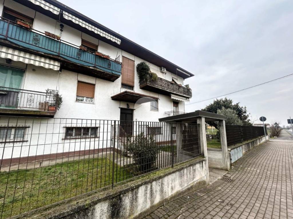 Appartamento a Rovato in Via S. Giuseppe, 67 - Foto 2
