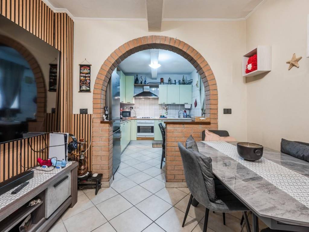 Appartamento a Reggio emilia in Via Massimo Samoggia - Foto 2