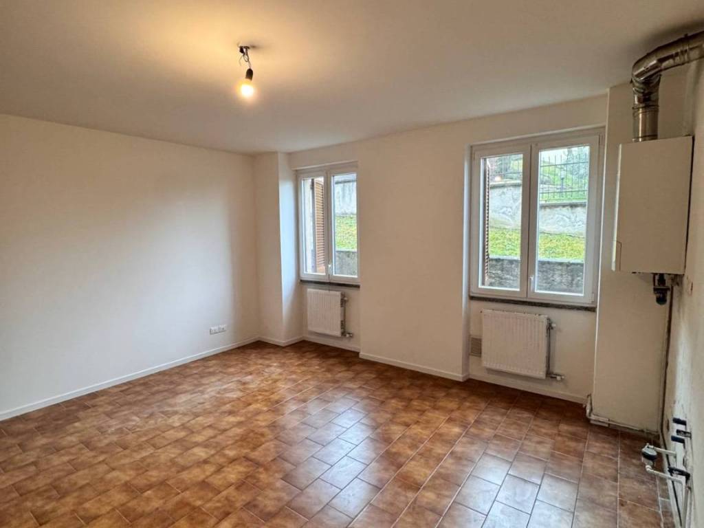 Appartamento a Monguzzo in Via Montale, 12 - Foto 3