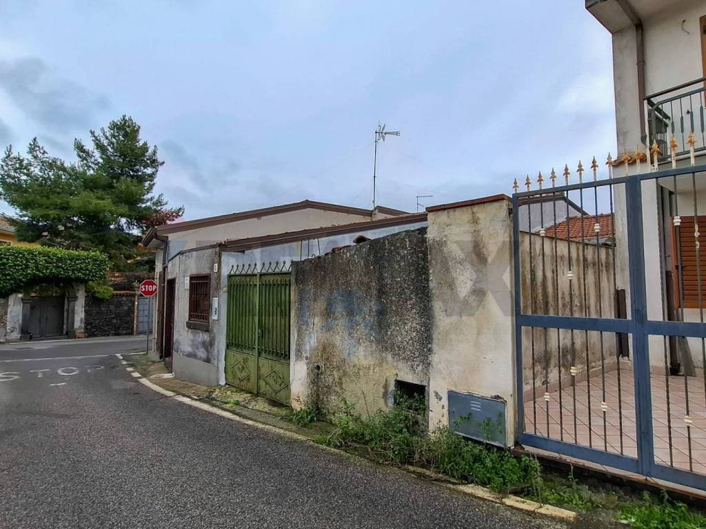 Casa indipendente a Nicolosi in Via Somma - Foto 2